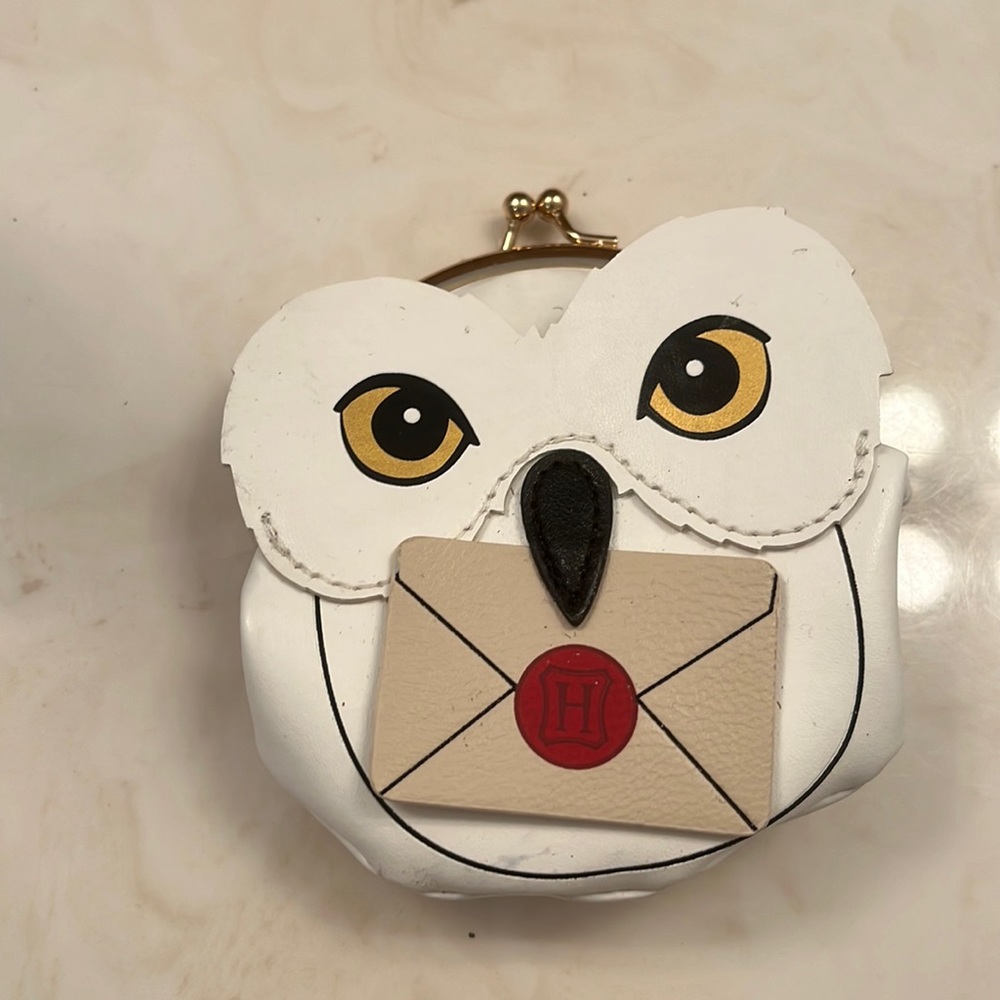Owl with letter coin purse